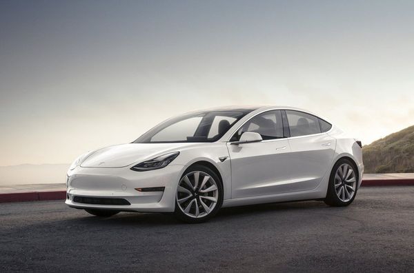電動車銷售出現黑馬　Tesla Model 3銷量急轉直下！
